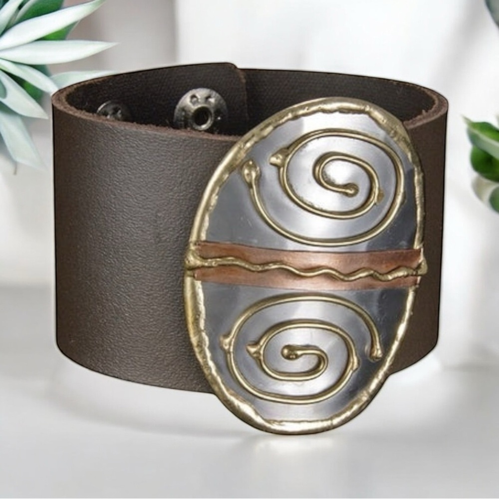 Handmade Genuine leather bracelet with Swirl  mixed metals